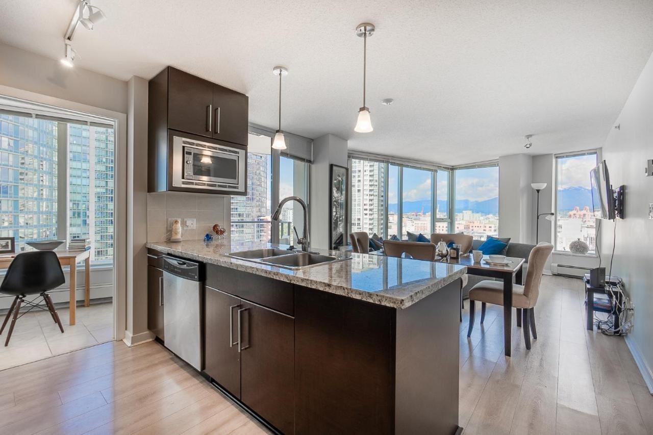 Stunning 2 Bedroom Condo With Downtown Views!!! Vancouver Eksteriør bilde
